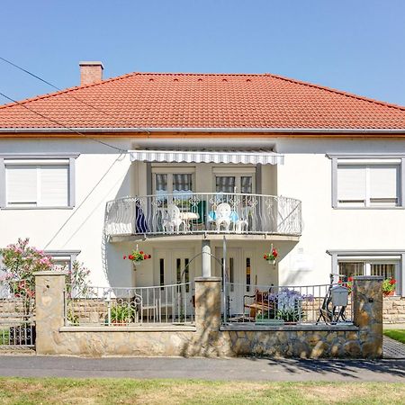 Ilona Apartman Heviz Luaran gambar